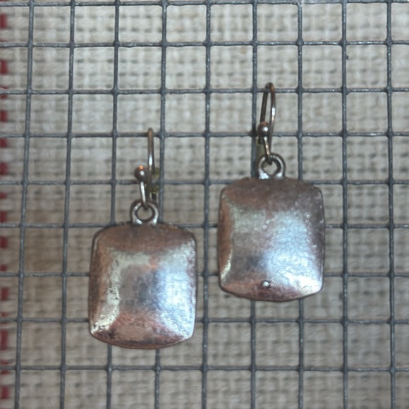 Set of cute earrings. Lots listed, bundle and save!! - Picture 1 of 2